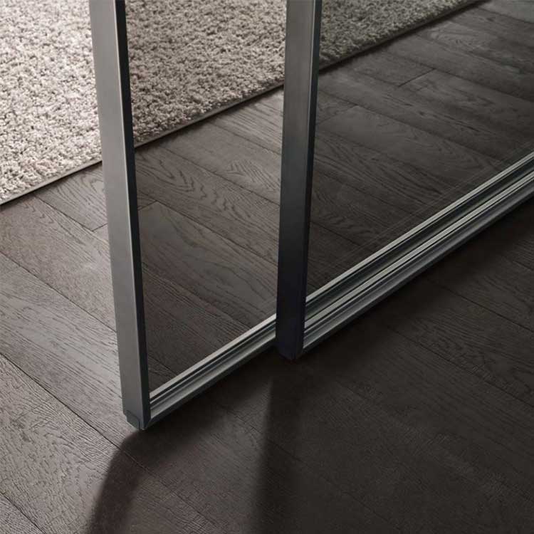 No bottom track folding door detail