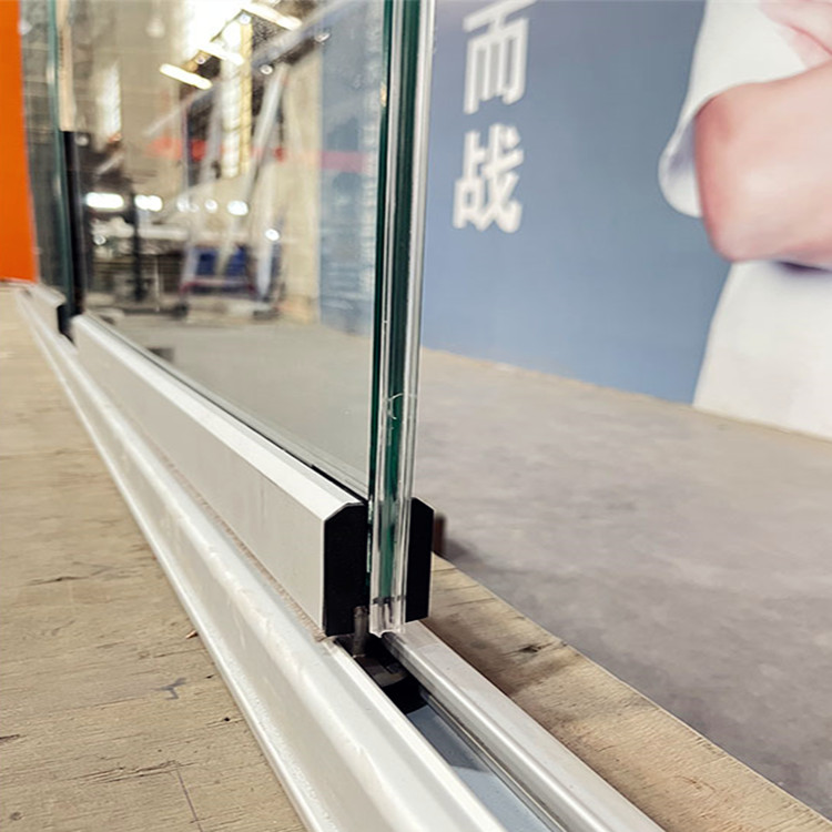 Soft closing and synchronous folding door hardware